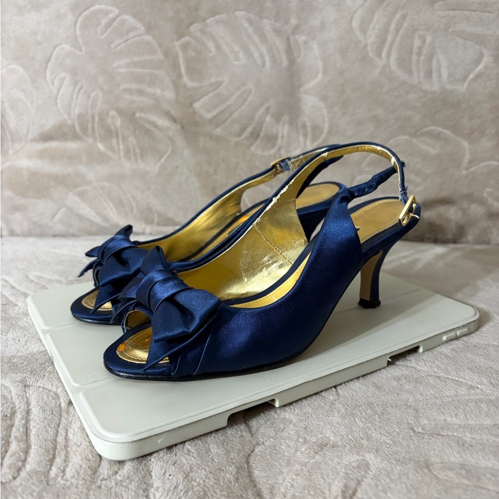 Caparros navy blue satin peep-toe slingback heels with a cute bow detail